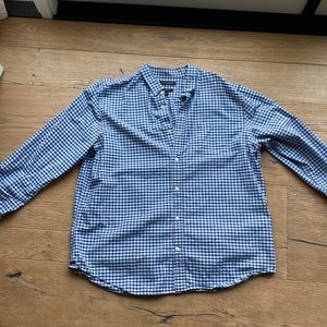 Banana Republic men’s casual button down shirt.